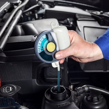 How to Tell if it’s the Right Time to Change the Antifreeze in Your Car