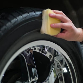 How to Apply Tire Shine Properly