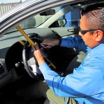 How to Install a Steering Wheel Lock